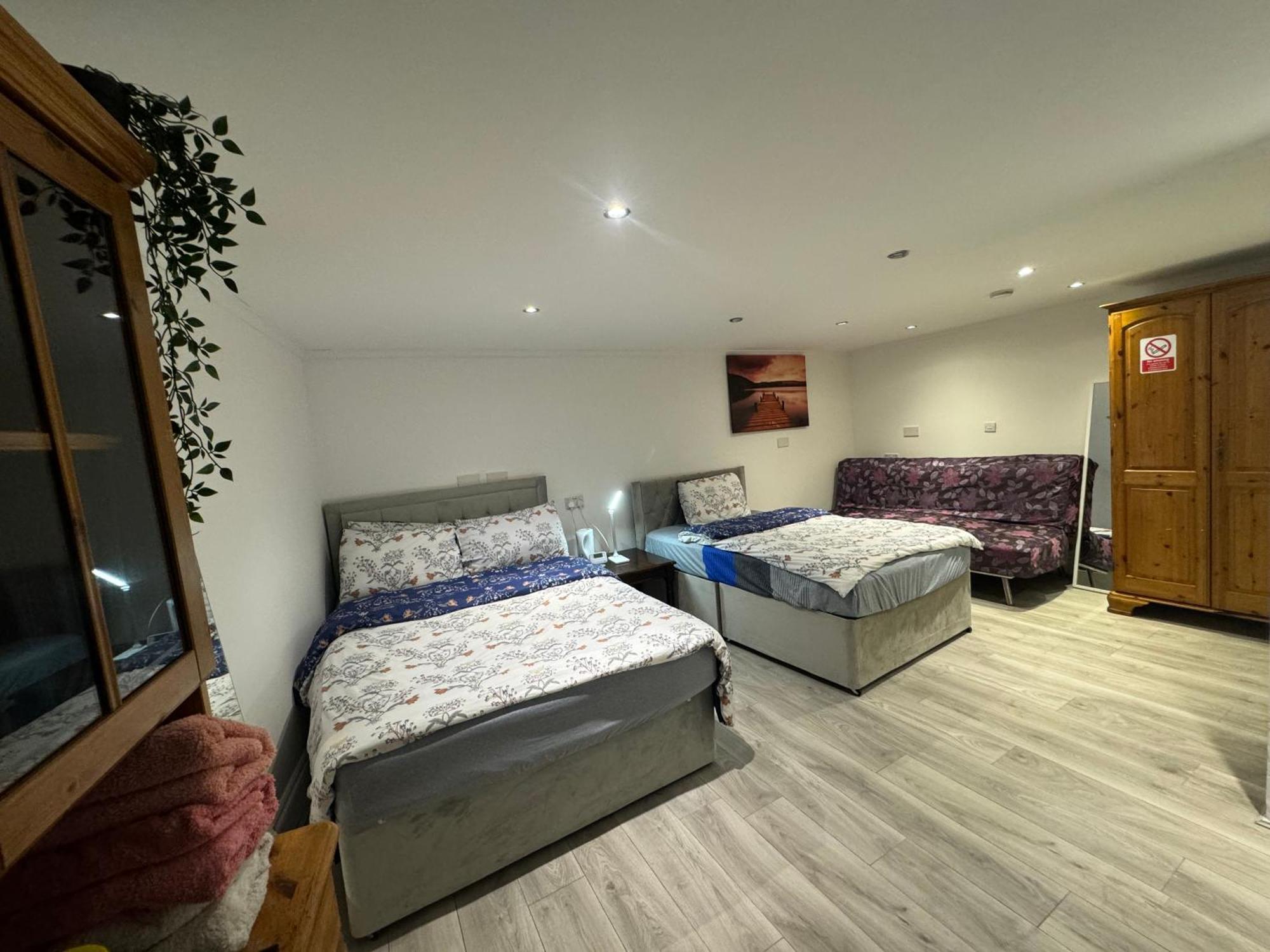 North Avenue Guest House Ltd, Heathrow Airport-Free Parking Hayes  Exterior photo