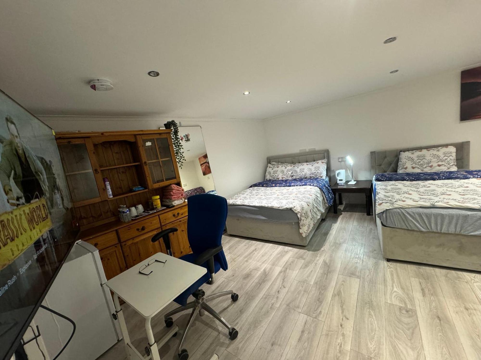 North Avenue Guest House Ltd, Heathrow Airport-Free Parking Hayes  Exterior photo
